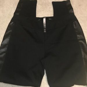 Black leggings with leather side seam